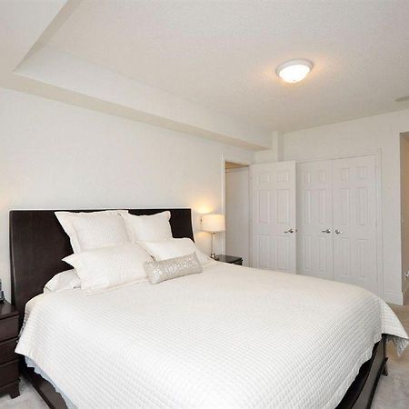 Downtown Mississauga Executive Suites Sq1 Zewnętrze zdjęcie