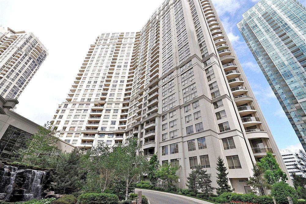 Downtown Mississauga Executive Suites Sq1 Zewnętrze zdjęcie