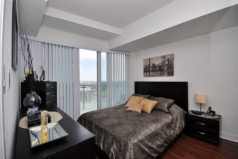 Downtown Mississauga Executive Suites Sq1 Zewnętrze zdjęcie
