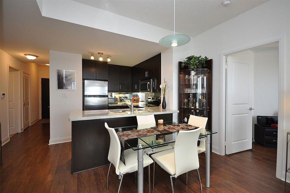 Downtown Mississauga Executive Suites Sq1 Zewnętrze zdjęcie