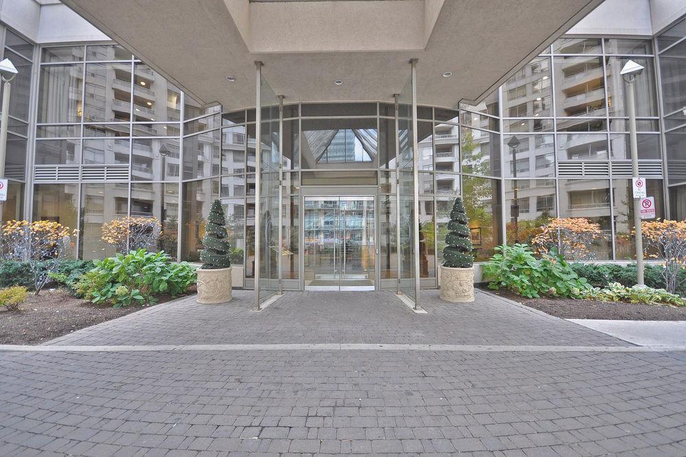 Downtown Mississauga Executive Suites Sq1 Zewnętrze zdjęcie
