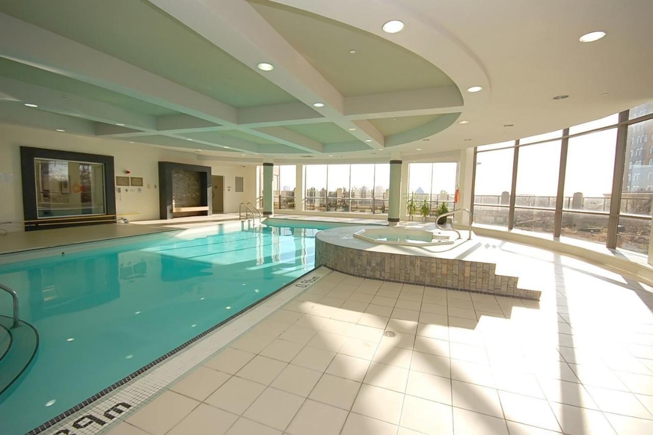 Downtown Mississauga Executive Suites Sq1 Zewnętrze zdjęcie